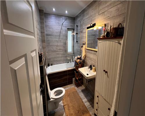 Apartament lux 3 camere 2 bai parcare si 2 balcoane in Selimbar