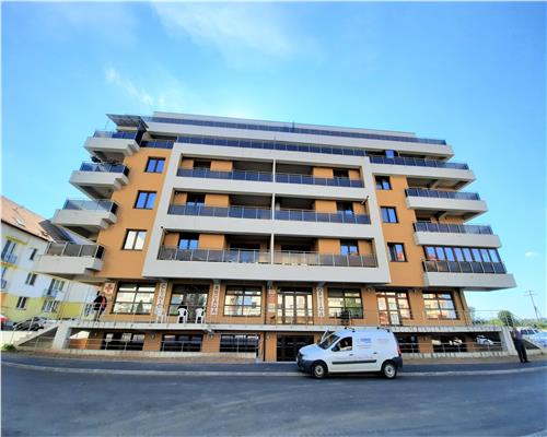 Apartament 2 camere decomandat cu terasa 16 mp in Strand
