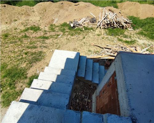 Casa cu 5 camere 3 bai balcon terasa si garaj interior in Cisnadie