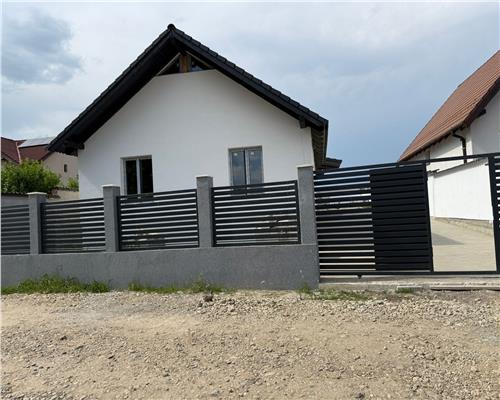Casa individuala la cheie 4 camere 2 bai teren 500 mp Sura Mica