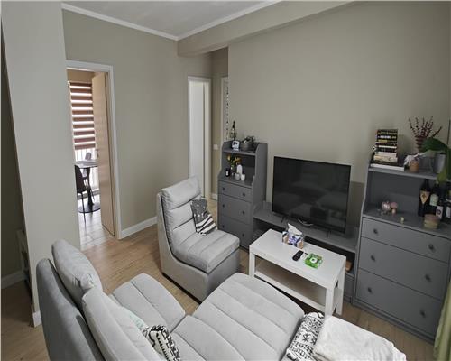 Apartament 3 camere loc parcare zona Selimbar