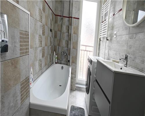Apartament 3 camere loc parcare zona Selimbar