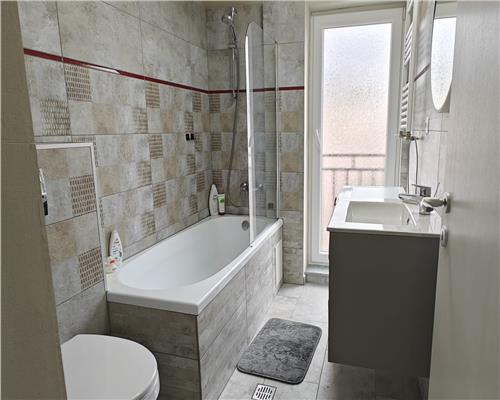 Apartament 3 camere loc parcare zona Selimbar