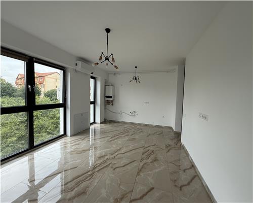 Spatiu de birouri cu 3 camere balcon si 2 parcari