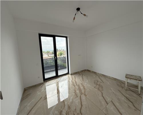 Spatiu de birouri cu 3 camere balcon si 2 parcari