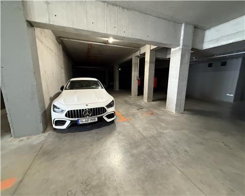 Spatiu de birouri cu 3 camere balcon si 2 parcari