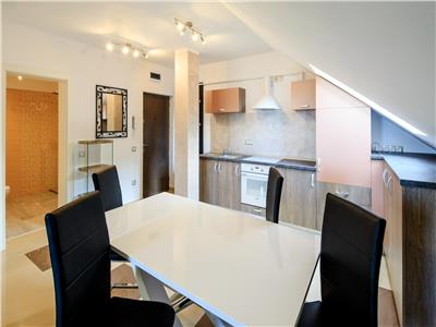 Apartament la vila cu 2 camere si parcare in zona Centrala