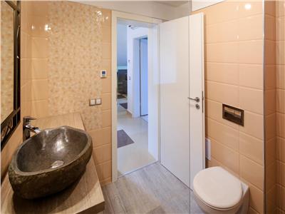 Apartament la vila cu 2 camere si parcare in zona Centrala