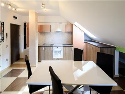Apartament la vila cu 2 camere si parcare in zona Centrala