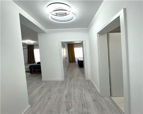Apartament 3 camere balcon in zona Supeco 0% comision