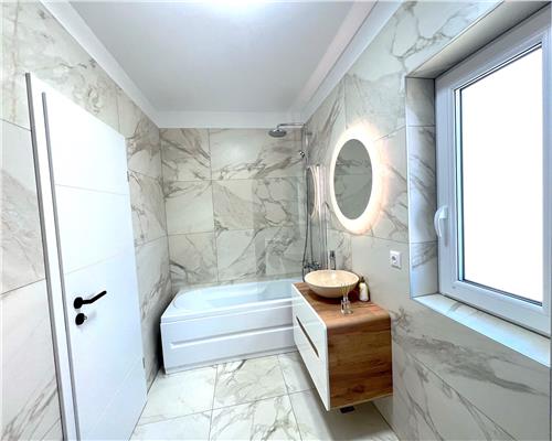 Apartament 3 camere balcon in zona Supeco 0% comision