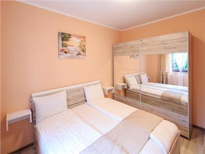 Apartament de lux la casa cu 3 camere si gradina in zona Trei Stejari