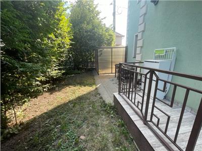 Apartament de lux la casa cu 3 camere si gradina in zona Trei Stejari