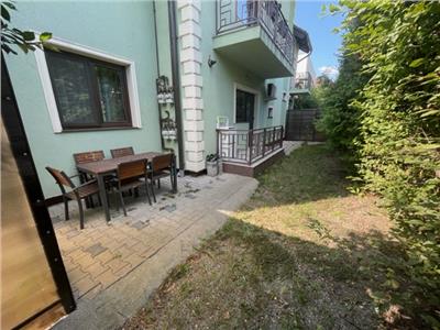 Apartament de lux la casa cu 3 camere si gradina in zona Trei Stejari