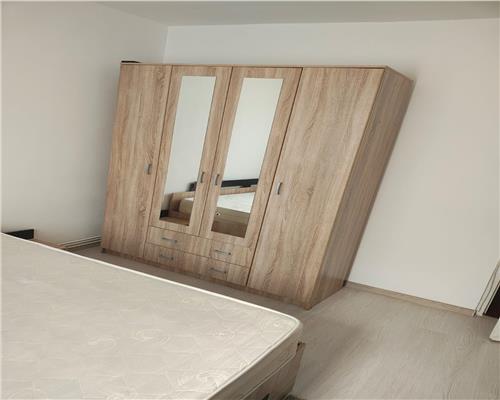 Apartament 2 camere decomandat in Strand