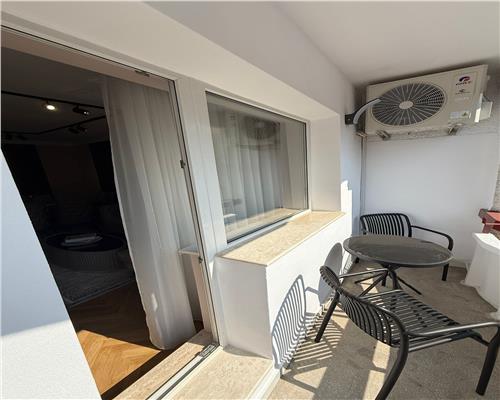 Apartament de lux 2 camere 2 balcoane pivnita in zona Sub Arini