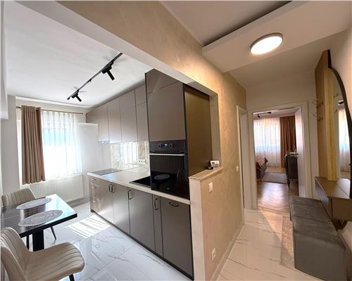 Apartament de lux 2 camere 2 balcoane pivnita in zona Sub Arini