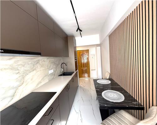 Apartament de lux 2 camere 2 balcoane pivnita in zona Sub Arini