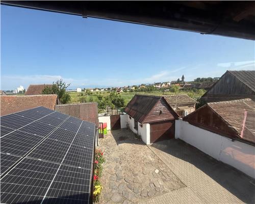 Casa moderna cu 4 camere 2 bai si 831 mp teren in Sura Mica