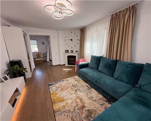 Casa moderna cu 4 camere 2 bai si 831 mp teren in Sura Mica