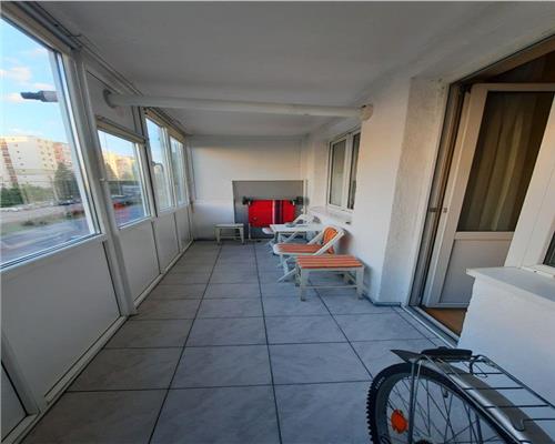 Apartament cu 2 camere si balcon etaj 2 pe Bd Mihai Viteazu