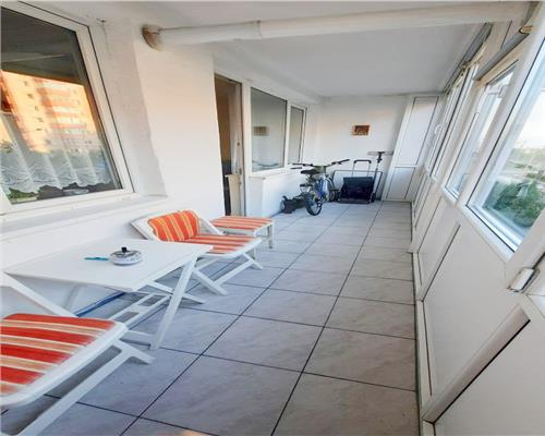 Apartament cu 2 camere si balcon etaj 2 pe Bd Mihai Viteazu