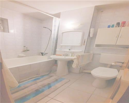 Apartament cu 2 camere si balcon etaj 2 pe Bd Mihai Viteazu