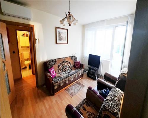 Apartament cu 2 camere si balcon etaj 2 pe Bd Mihai Viteazu