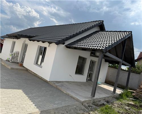 Casa individuala 4 camere 2 bai teren 500 mp la 8 km de Sibiu