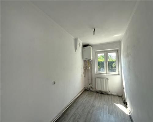 Casa 3 camere cu pivnita si teren 500 pretabila sediu firma Rahovei