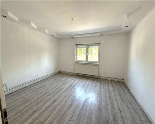 Casa 3 camere cu pivnita si teren 500 pretabila sediu firma Rahovei