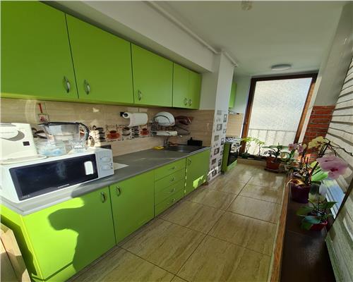 Apartament 3 camere cu balcon in Selimbar