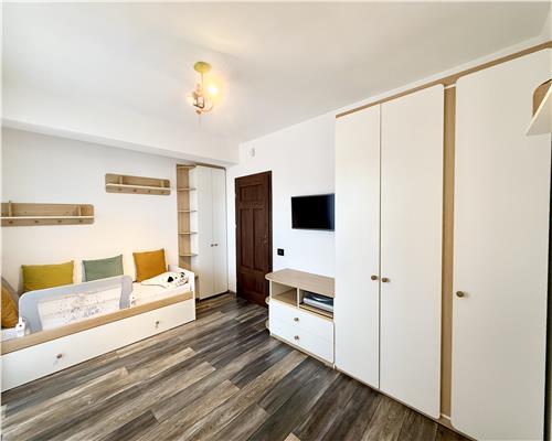 Penthouse cu 4 camere 2 bai terasa si parcare zona Kogalniceanu