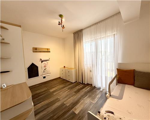 Penthouse cu 4 camere 2 bai terasa si parcare zona Kogalniceanu