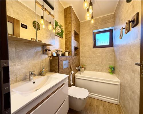 Penthouse cu 4 camere 2 bai terasa si parcare zona Kogalniceanu