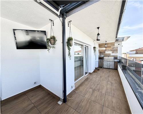 Penthouse cu 4 camere 2 bai terasa si parcare zona Kogalniceanu