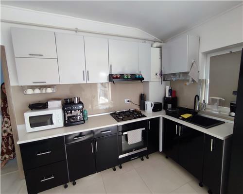 Apartament modern 3 camere balcon si parcare zona Calea Cisnadiei
