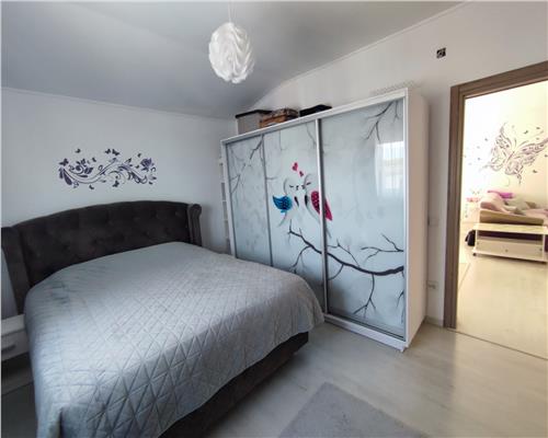 Apartament modern 3 camere balcon si parcare zona Calea Cisnadiei