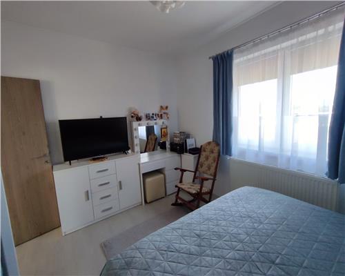 Apartament modern 3 camere balcon si parcare zona Calea Cisnadiei