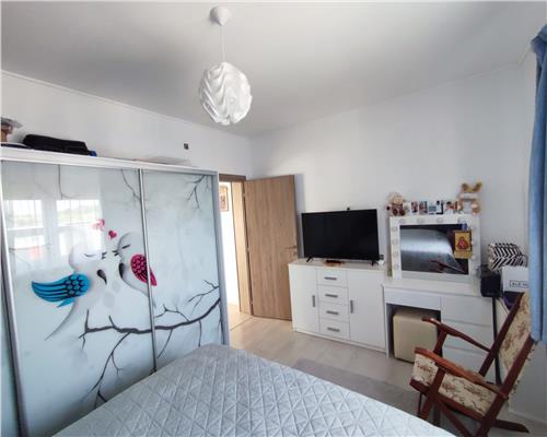 Apartament modern 3 camere balcon si parcare zona Calea Cisnadiei