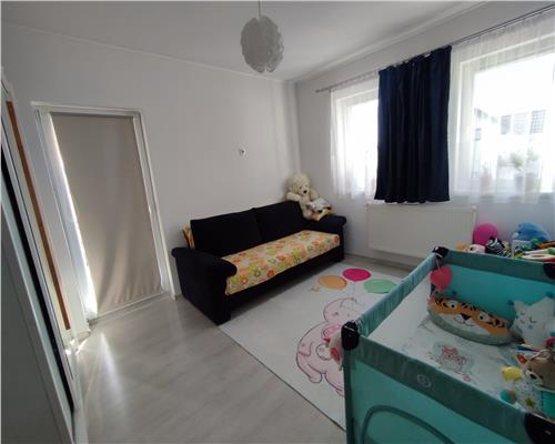 Apartament modern 3 camere balcon si parcare zona Calea Cisnadiei