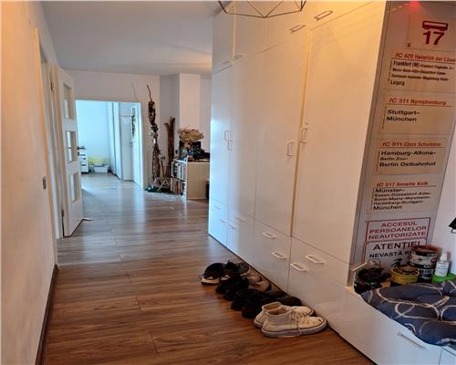 Apartament cu 4 camere 2 bai pivnita balcon si parcare in Kogalniceanu
