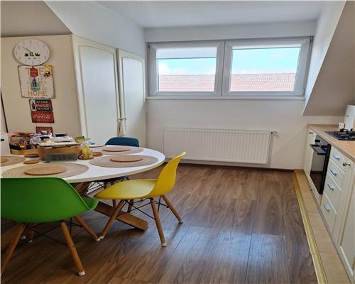 Apartament cu 4 camere 2 bai pivnita balcon si parcare in Kogalniceanu