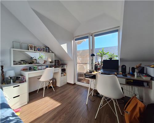Apartament cu 4 camere 2 bai pivnita balcon si parcare in Kogalniceanu