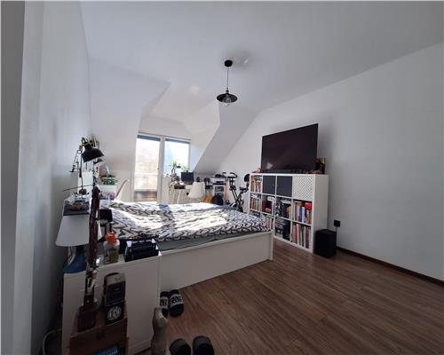 Apartament cu 4 camere 2 bai pivnita balcon si parcare in Kogalniceanu