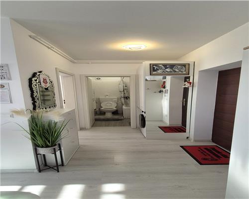 Apartament modern mobilat cu 2 camere balcon mare in Turnisor