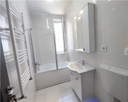 Studio utilat etaj 1 cu balcon si parcare pe Calea Cisnadiei