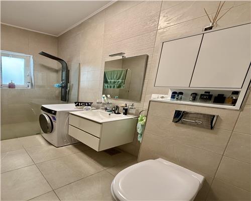 Apartament modern 2 camere decomandat 2 balcoane si parcare zona Doamna Stanca