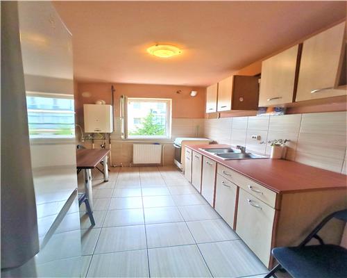 apartament 4 camere Mihai Viteazu etaj 3