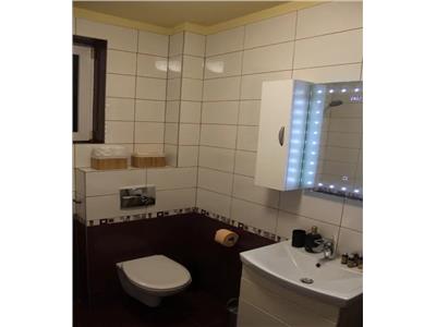 Apartament modern 2 camere balcon si parcare zona Centrala